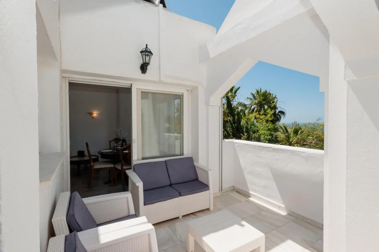 Apartment, Close To The Beach And Sea Views, In Marbella Apartment